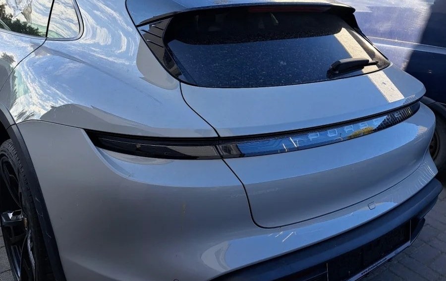 Porsche Taycan Cross Turismo po kolizji – odblokowanie systemów HV